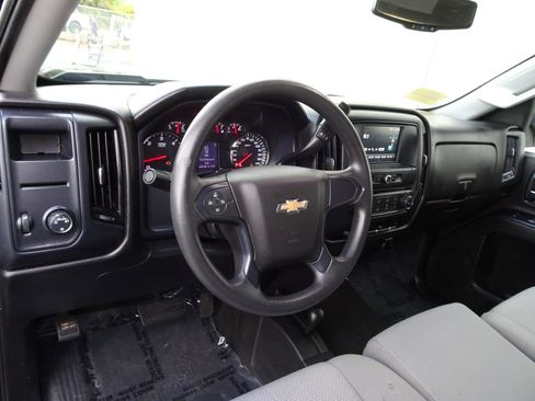 Used 2018 Chevrolet Silverado 1500 Custom w/ Custom Value Package AWD/4WD image 11