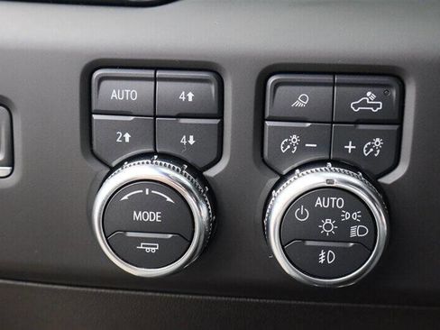 Used 2024 GMC Sierra 3500 Denali Ultimate AWD/4WD image 24