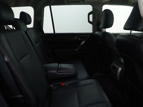 Used 2016 Lexus GX 460 image 12