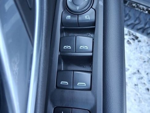 Used 2023 Chevrolet Suburban Z71 w/ Luxury Package image 10