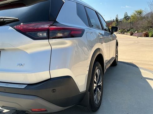 Used 2023 Nissan Rogue SV w/ SV Premium B Package image 12