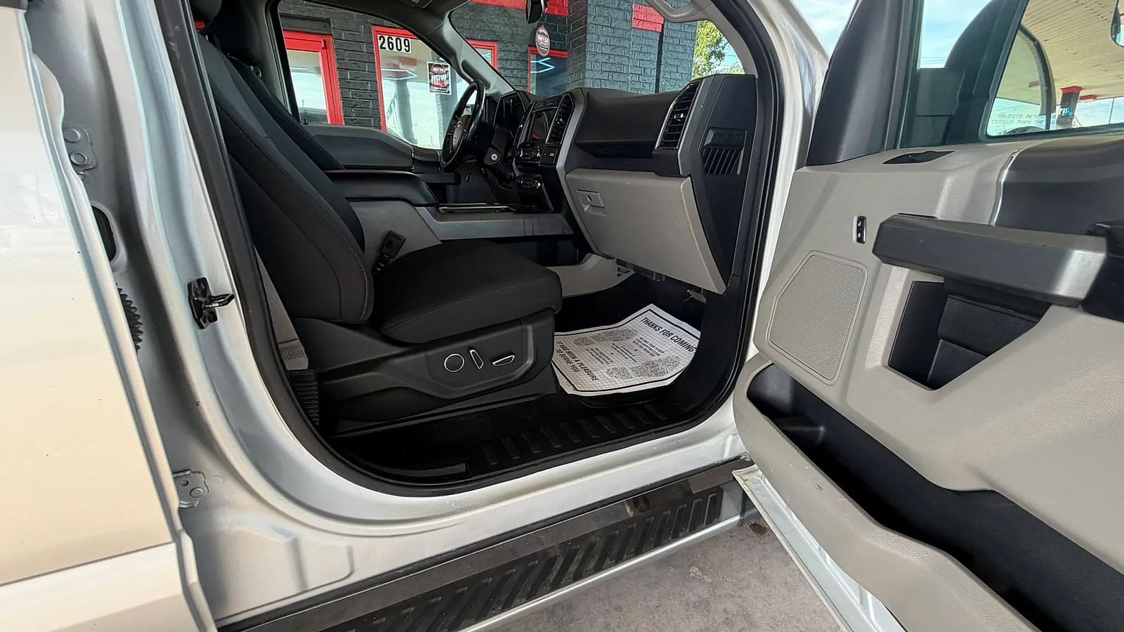 Used 2017 Ford F150 XLT w/ Equipment Group 302A Luxury RWD image 23