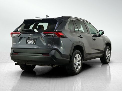 Used 2021 Toyota RAV4 LE AWD/4WD image 5