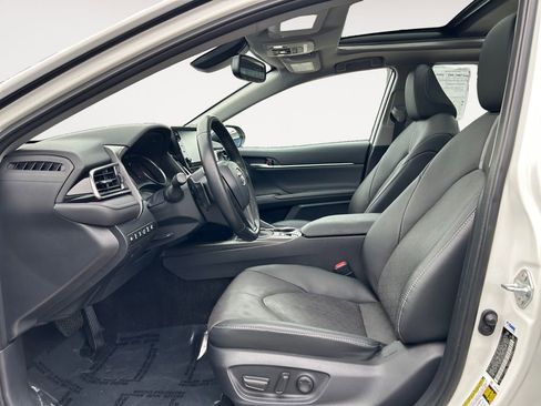 Used 2023 Toyota Camry XSE w/ Navigation Package image 15