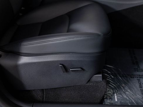 Used 2023 Tesla Model Y Performance image 30