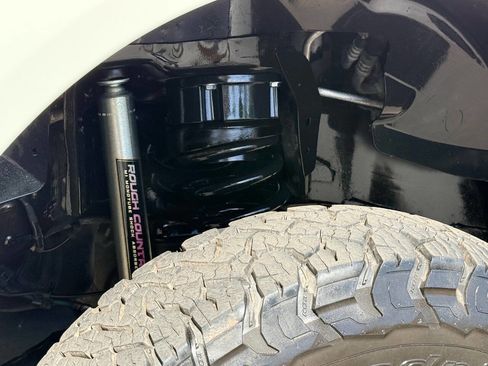 Used 2018 RAM 3500 Laramie Longhorn image 16