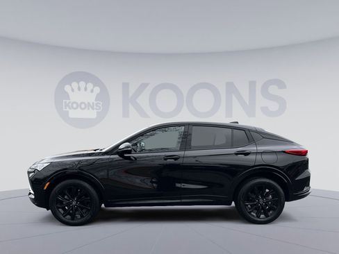 Used 2024 Buick Envista Sport Touring image 2