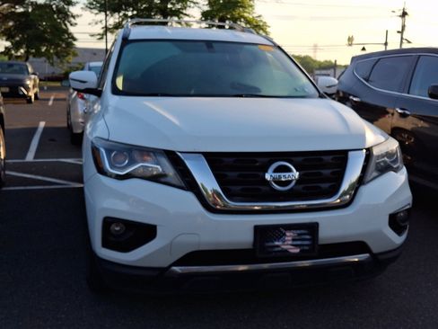 Used 2018 Nissan Pathfinder SV AWD/4WD image 4