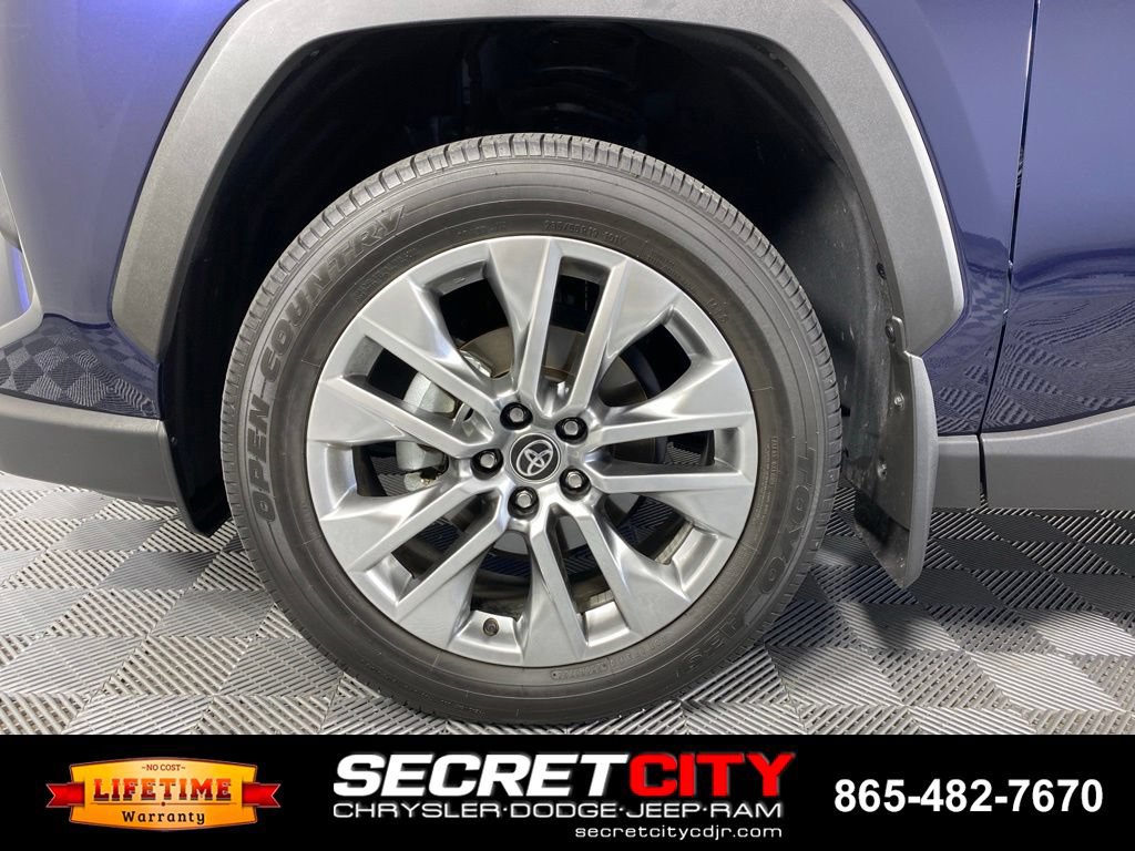 Used 2025 Toyota RAV4 Limited w/ Weather Package AWD/4WD image 9