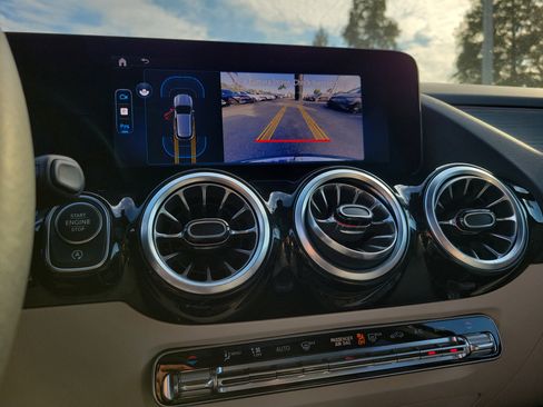 Certified 2025 Mercedes-Benz GLA 250 image 27