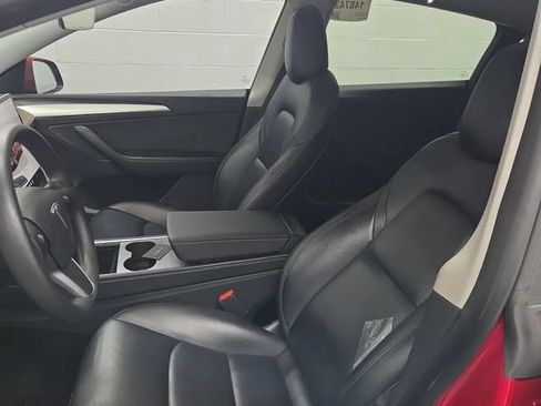 Used 2022 Tesla Model Y Long Range AWD/4WD image 2