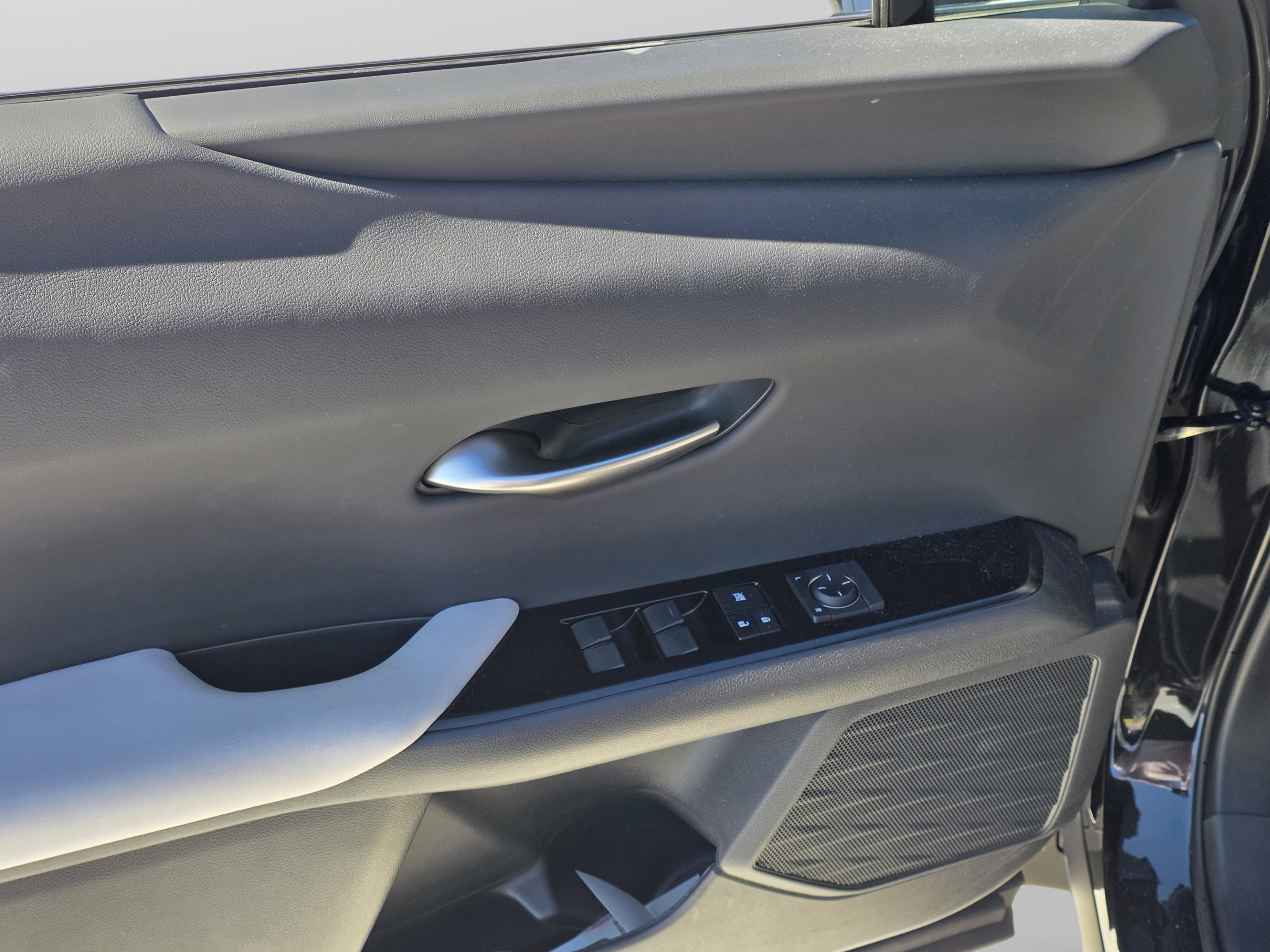 Used 2024 Lexus UX 250h FWD image 10