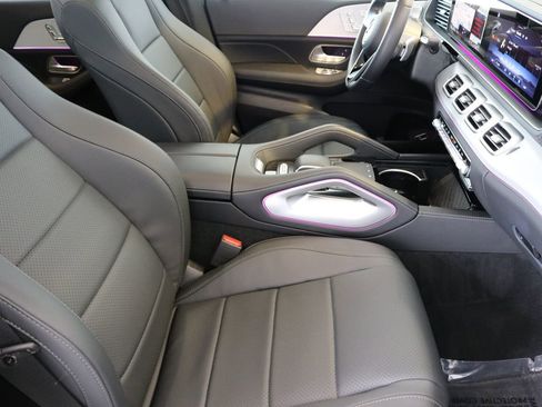 Used 2025 Mercedes-Benz GLS 450 4MATIC image 49
