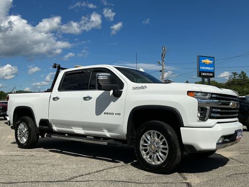 Certified 2022 Chevrolet Silverado 2500 High Country w/ Z71 Off-Road Package AWD/4WD image 3