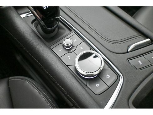 Used 2025 Cadillac XT6 Luxury image 44