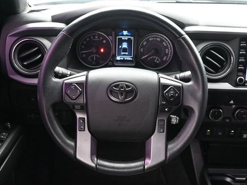 Used 2022 Toyota Tacoma TRD Sport w/ Technology Package AWD/4WD image 23