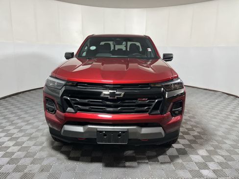 Used 2024 Chevrolet Colorado Z71 w/ Z71 Convenience Package 2 AWD/4WD image 3