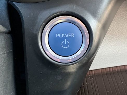 Used 2024 Toyota Sienna XLE image 28