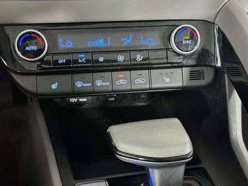 Used 2025 Hyundai Elantra SEL FWD image 20