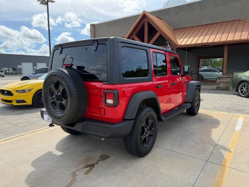 Used 2018 Jeep Wrangler Unlimited Sport S AWD/4WD image 5