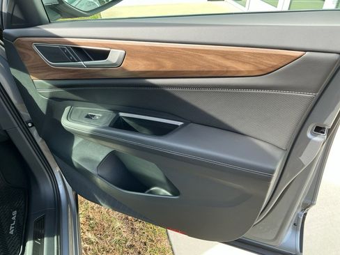 New 2026 Volkswagen Atlas SE image 30