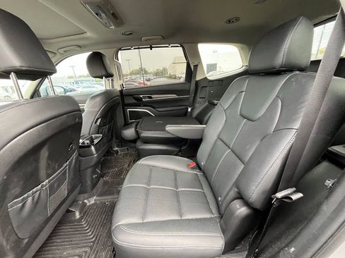 Used 2022 Kia Telluride EX w/ EX Premium Package image 11