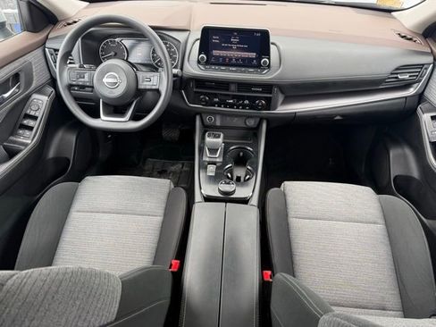 Certified 2023 Nissan Rogue SV image 25