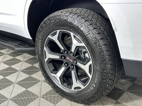 New 2026 GMC Yukon AT4 AWD/4WD image 34
