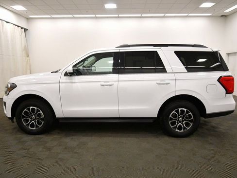 Used 2024 Ford Expedition XLT image 4