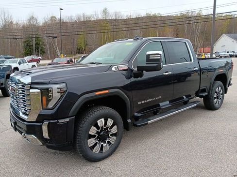 New 2026 GMC Sierra 3500 Denali w/ Denali Reserve Package AWD/4WD image 2