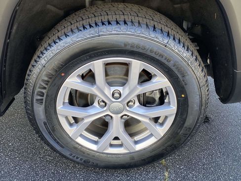 Certified 2022 Jeep Grand Cherokee L Limited image 21