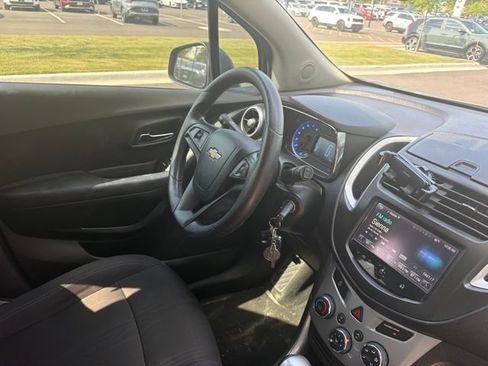 Used 2016 Chevrolet Trax LT AWD/4WD image 13
