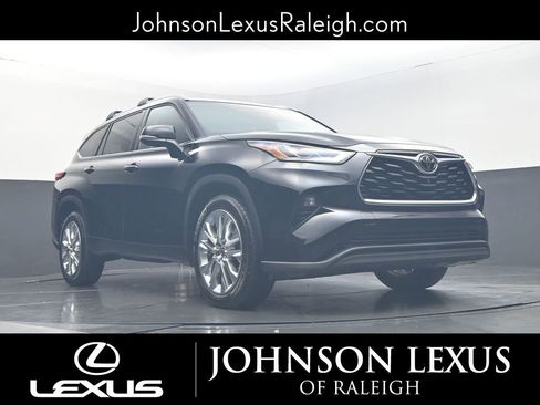 Used 2021 Toyota Highlander Limited image 15