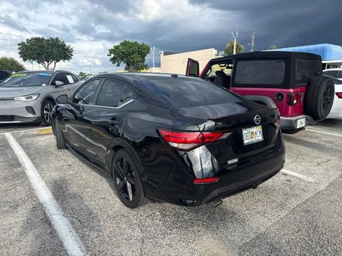 Used 2023 Nissan Sentra SR w/ Midnight Edition Package FWD image 3
