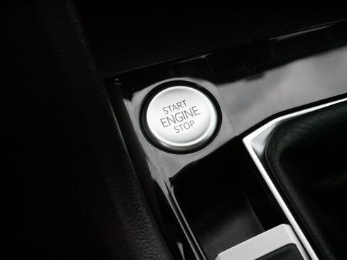 Used 2024 Volkswagen Taos S image 28