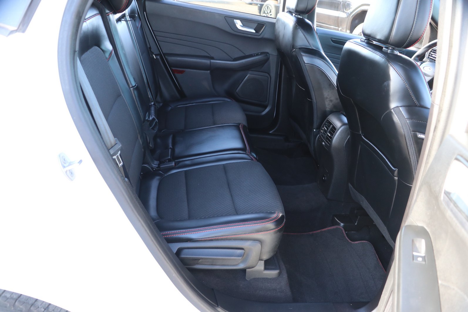 Used 2023 Ford Escape ST-Line w/ Tech Pack #1 FWD image 30