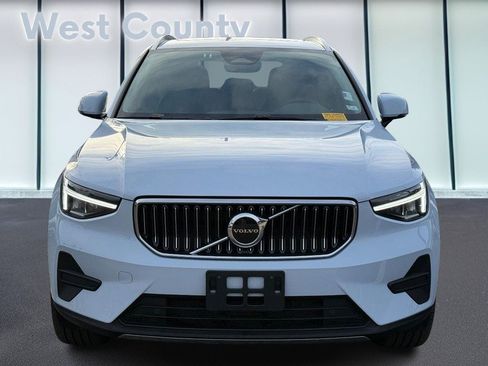 Certified 2025 Volvo XC40 B5 Core image 10