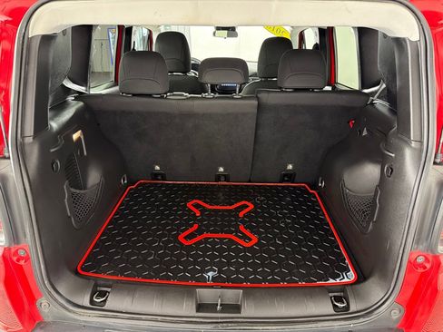 Used 2018 Jeep Renegade Latitude image 20