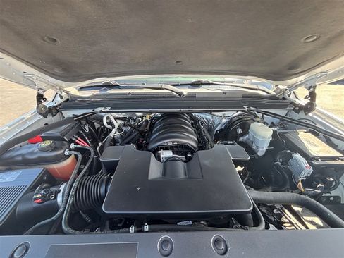Used 2016 Chevrolet Suburban LTZ AWD/4WD image 32