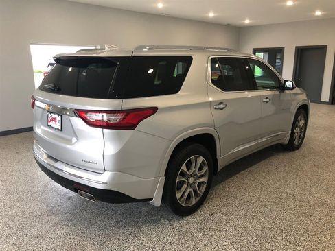 Used 2019 Chevrolet Traverse Premier image 3