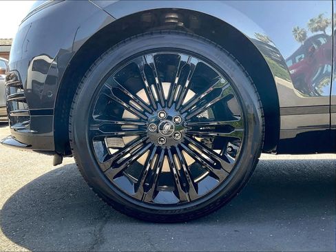 New 2026 Land Rover Range Rover Velar Dynamic SE image 11