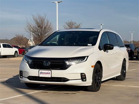 Used 2023 Honda Odyssey Sport image 3