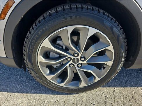 Used 2023 Lincoln Nautilus Reserve w/ Equipment Group 201A image 12