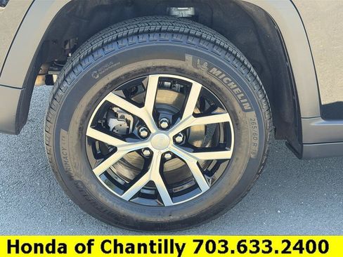 Used 2025 Jeep Grand Cherokee Limited w/ Trailer Tow Package AWD/4WD image 33