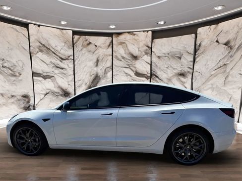 Used 2022 Tesla Model 3 Long Range AWD/4WD image 5