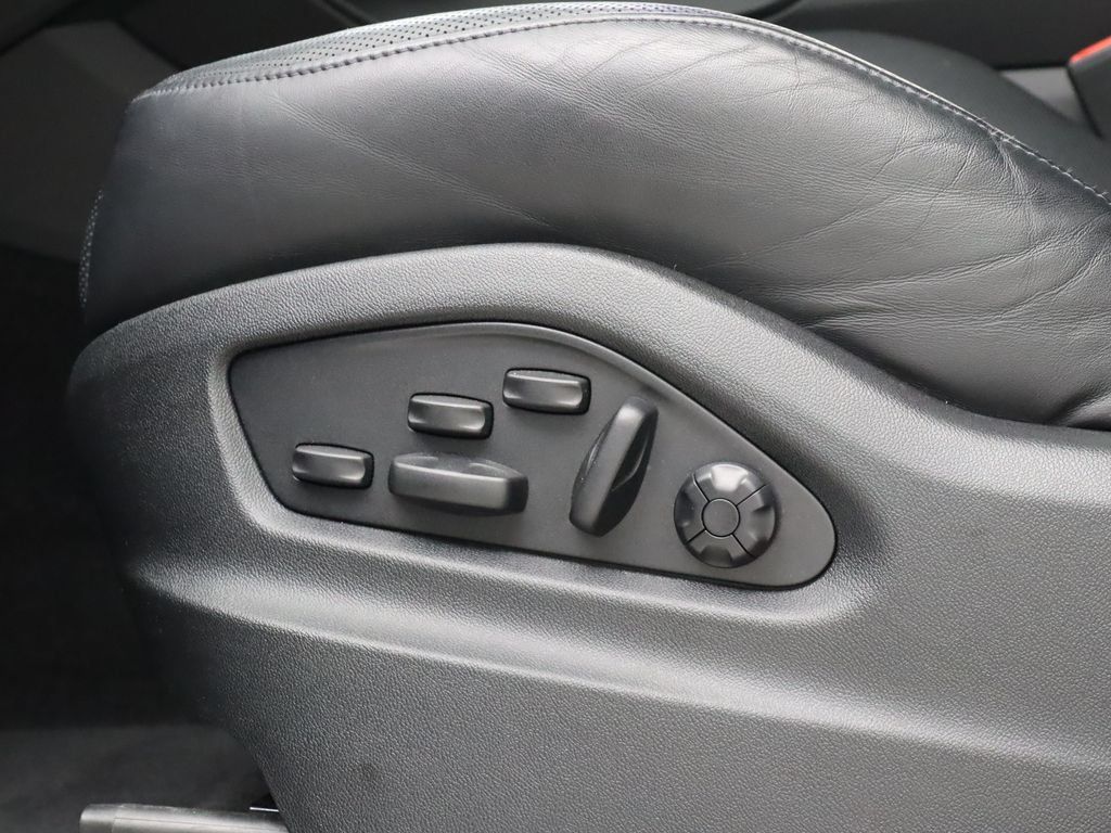 Used 2024 Porsche Cayenne Coupe w/ Premium Package Plus AWD/4WD image 14