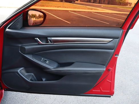Used 2019 Honda Accord Sport image 25