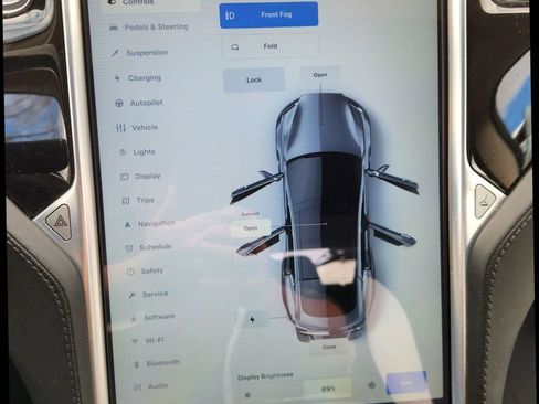 Used 2015 Tesla Model S 85D image 22