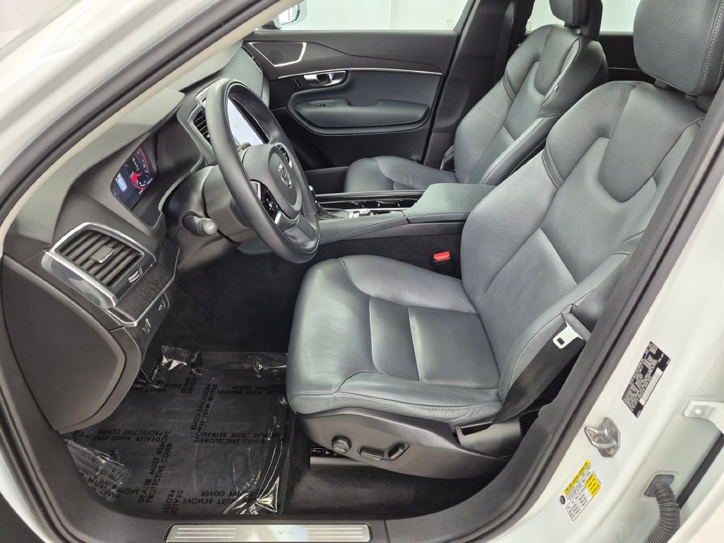 Used 2020 Volvo XC90 T6 Momentum w/ Protection Package AWD/4WD image 14