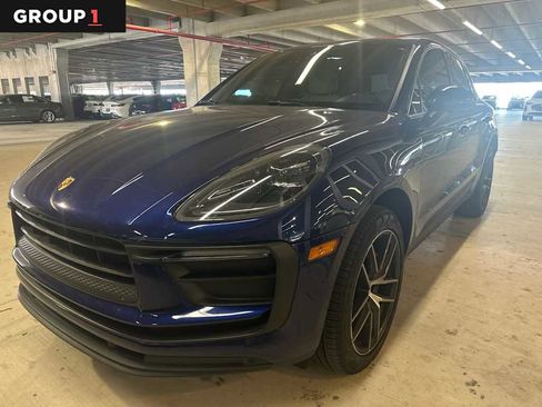 Used 2022 Porsche Macan w/ Premium Package Plus image 1
